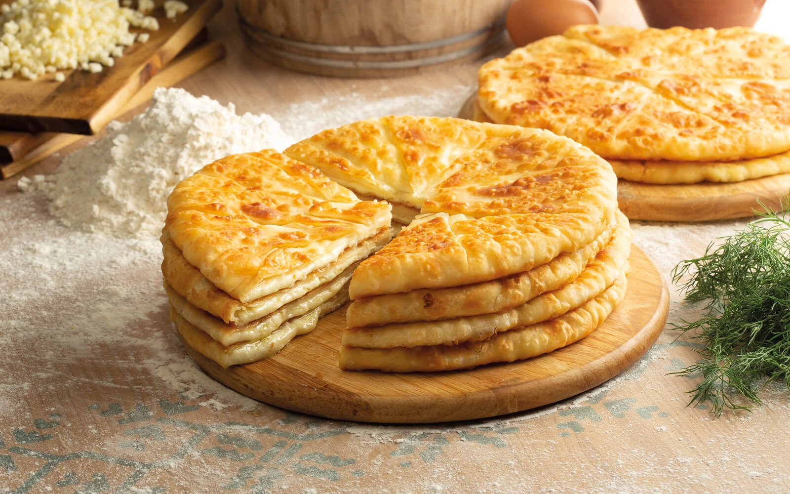 Moldavian pie with cheese
